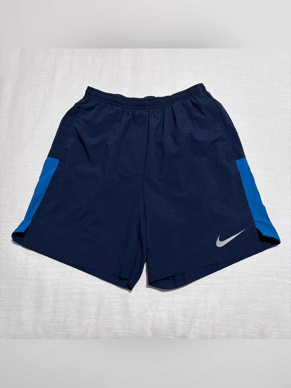 Men’s Nike Dri-FIT Stride 7” Lined Running Shorts | Navy Blue | Size Medium